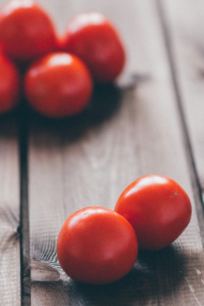 点击大图看下一张：红彤彤的西红柿图片