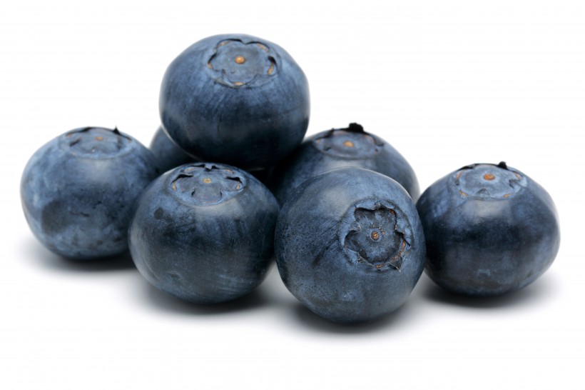 点击大图看下一张：新鲜的蓝莓图片