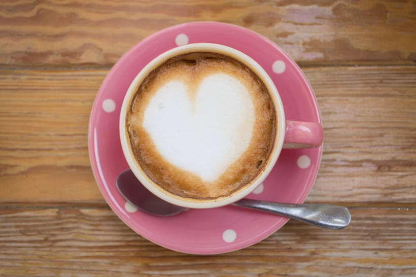 点击大图看下一张：心形咖啡拉花图片