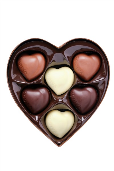 点击大图看下一张：心形巧克力图片