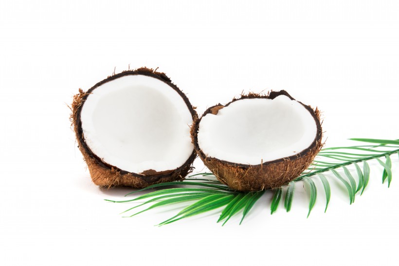 点击大图看下一张：切开的夏日椰子图片