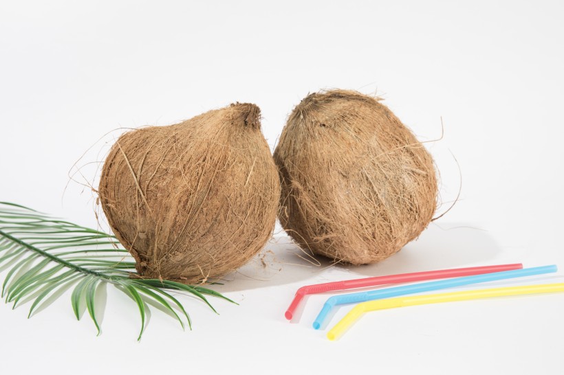 点击大图看下一张：夏日清凉水果饮料椰子图片