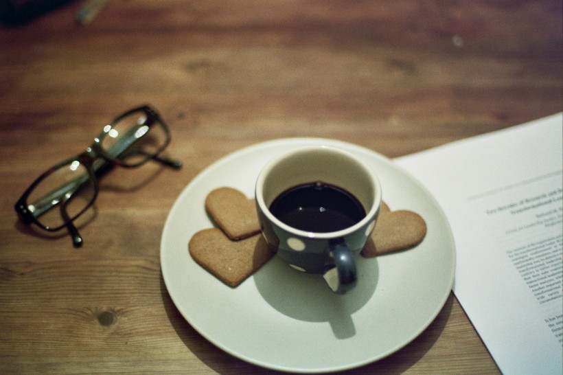 点击大图看下一张：一杯浓香的咖啡图片