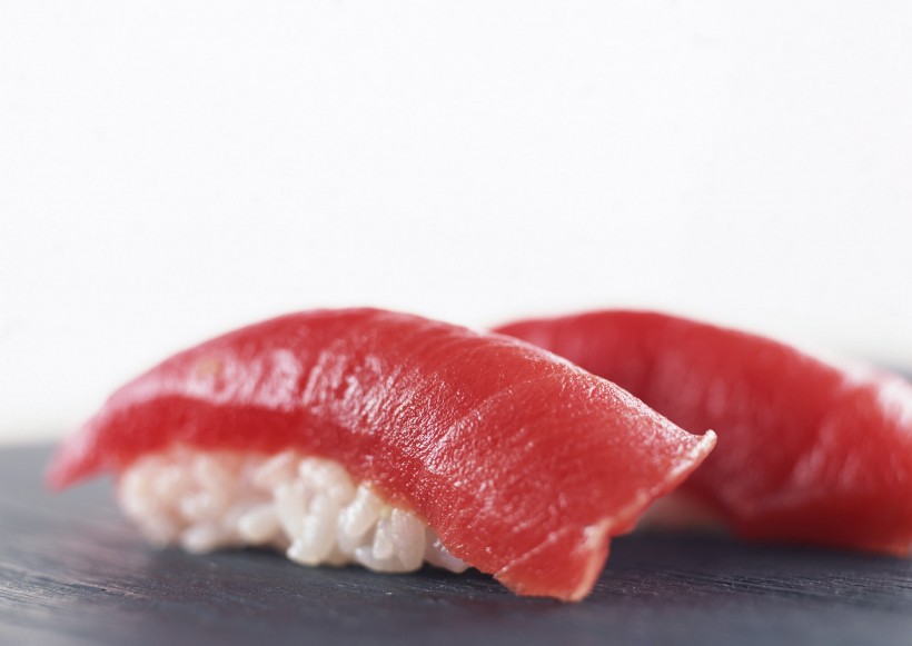 点击大图看下一张：三文鱼寿司图片