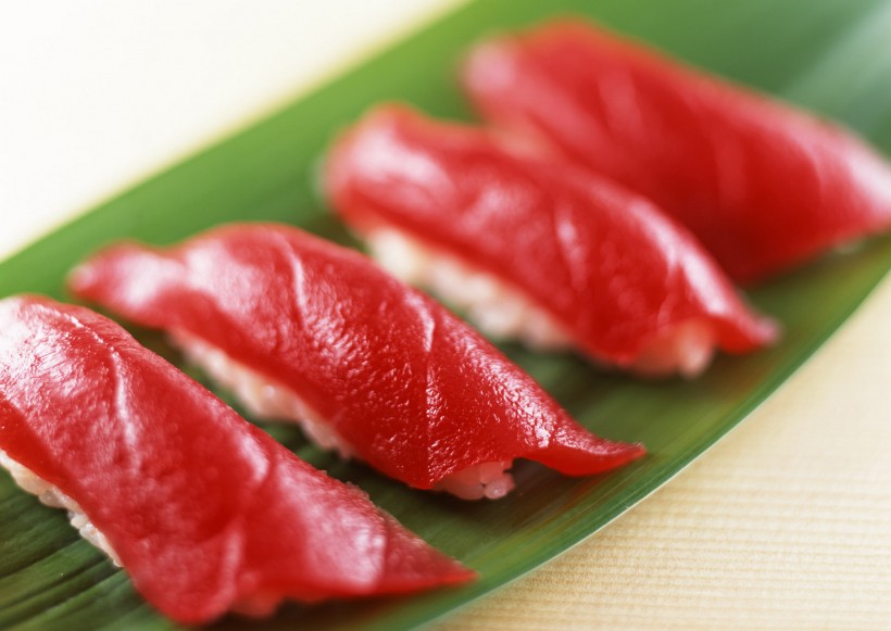 点击大图看下一张：三文鱼寿司图片