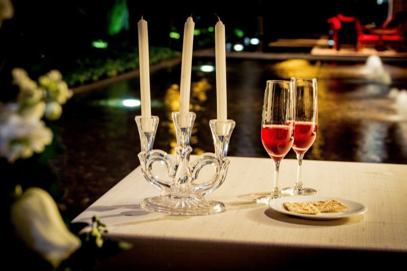 点击大图看下一张：浪漫的烛光晚餐图片