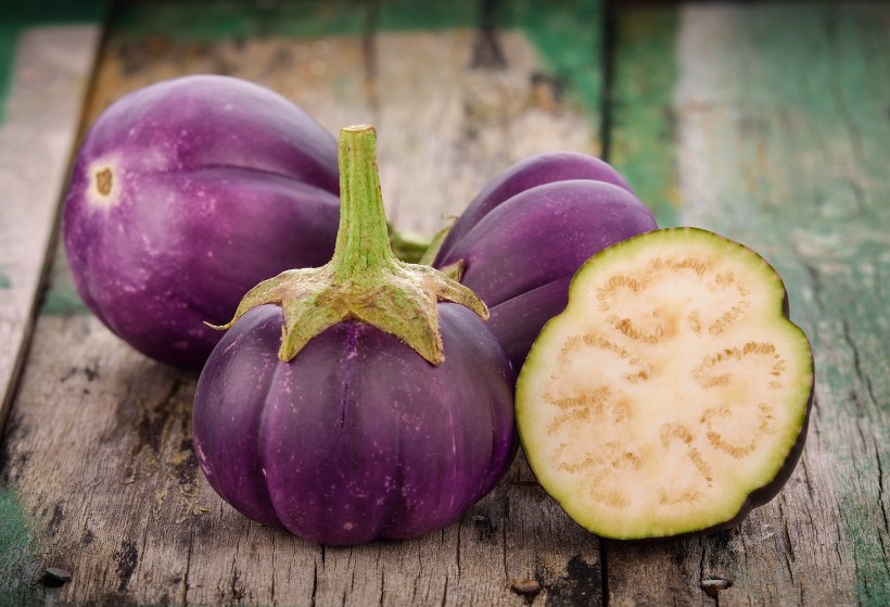 点击大图看下一张：紫色茄子图片
