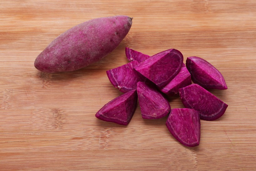 点击大图看下一张：营养健康的紫薯图片