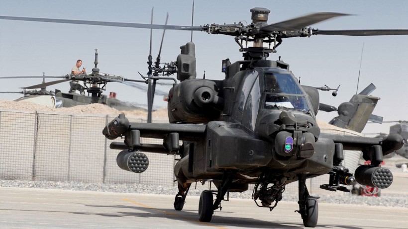 点击大图看下一张：AH-64武装直升机图片