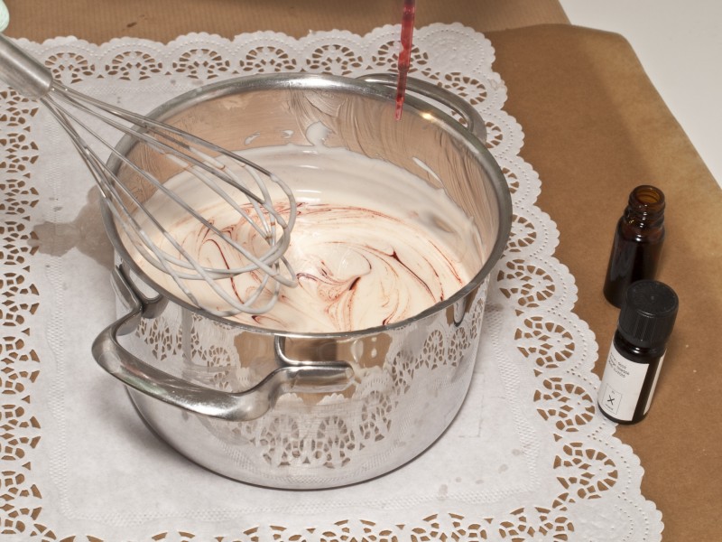 点击大图看下一张：制作蛋糕过程图片