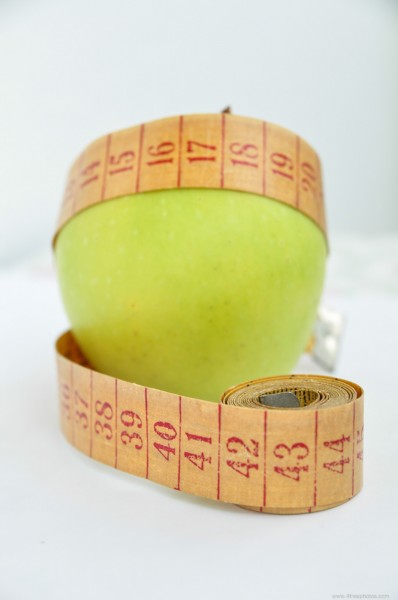 点击大图看下一张：测量苹果创意图片