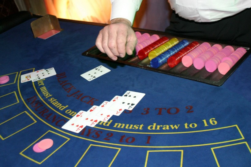 点击大图看下一张：赌博图片