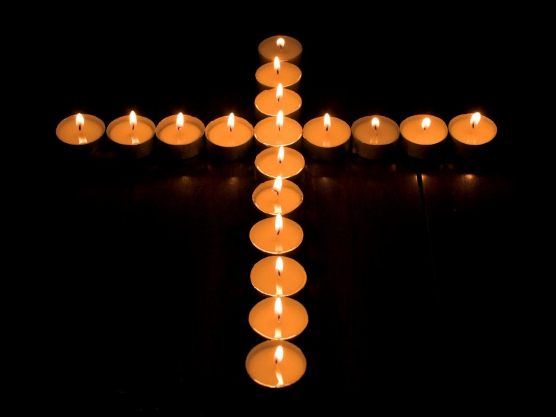 点击大图看下一张：浪漫烛光造型图片