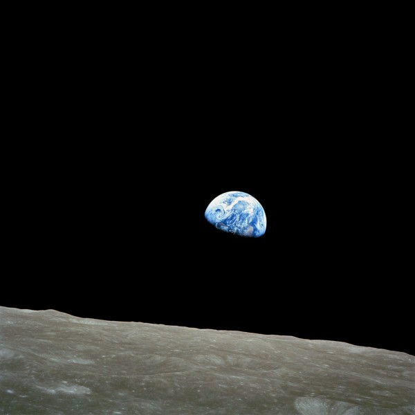 点击大图看下一张：蓝色星体地球图片