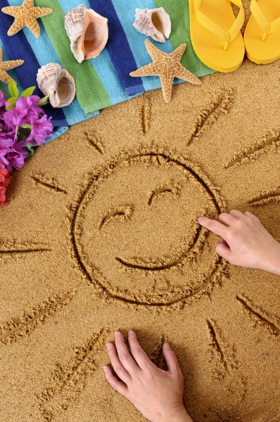点击大图看下一张：沙滩笑脸图片