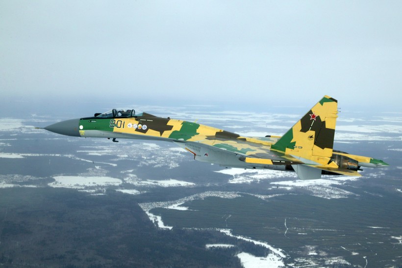 点击大图看下一张：苏-35S战斗机图片