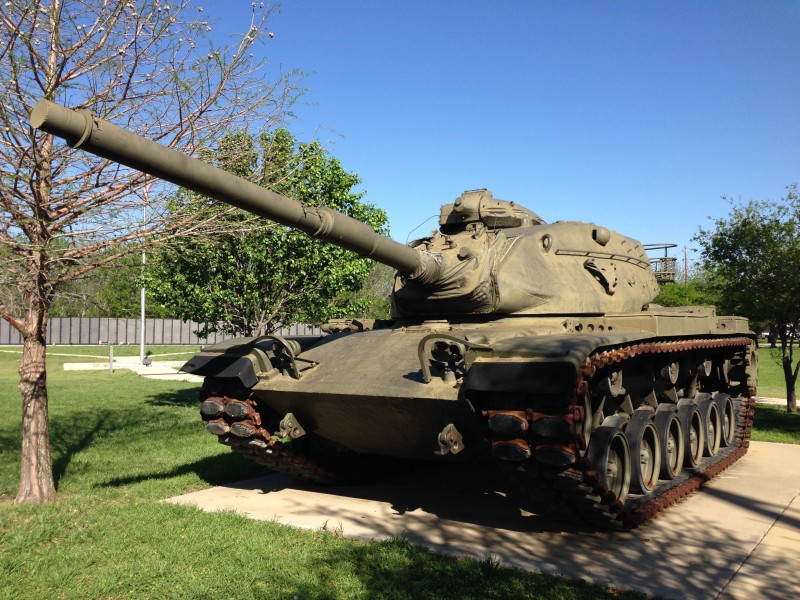 点击大图看下一张：威武雄壮的坦克图片