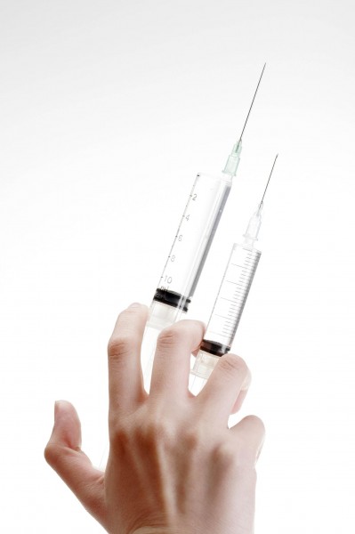 点击大图看下一张：医疗针管针头注射器图片