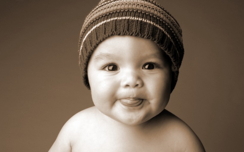 点击大图看下一张：可爱宝宝黑白图片