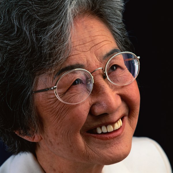 点击大图看下一张：中老年成功女士图片