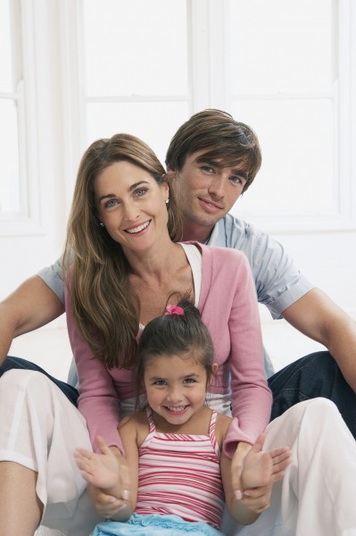 点击大图看下一张:充满爱的家庭图片