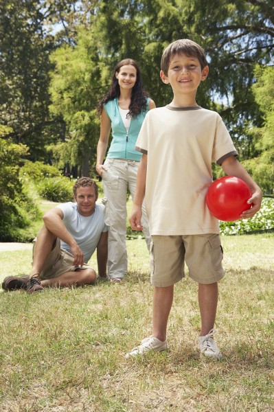 点击大图看下一张:充满爱的家庭图片