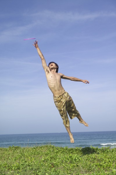 点击大图看下一张：飞跃跳动图片