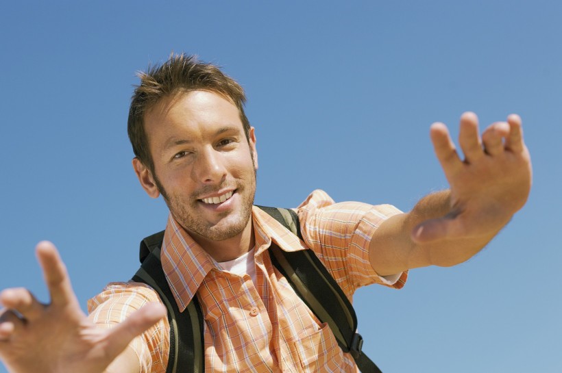 点击大图看下一张：夫妻露营图片