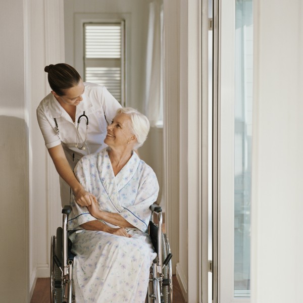 点击大图看下一张：高级护理图片