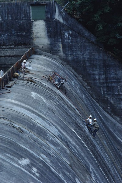 点击大图看下一张:工人图片