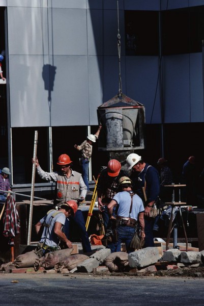 点击大图看下一张：工人图片