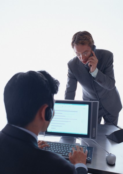 点击大图看下一张:工作和电脑图片