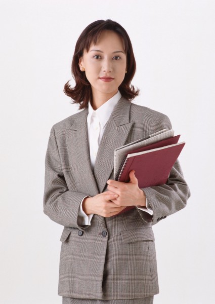 点击大图看下一张：工作中的女性图片