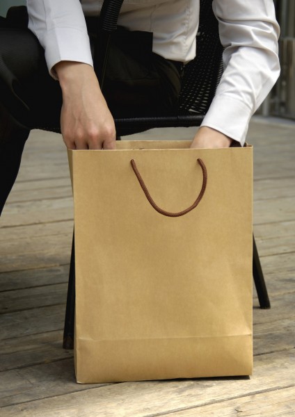 点击大图看下一张:购物消费图片