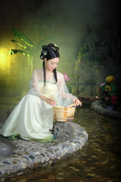 点击大图看下一张：古装美女图片