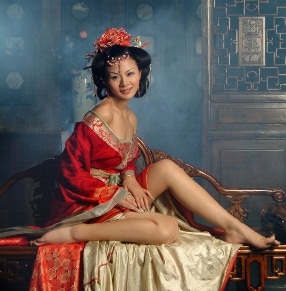 点击大图看下一张：古装美女图片