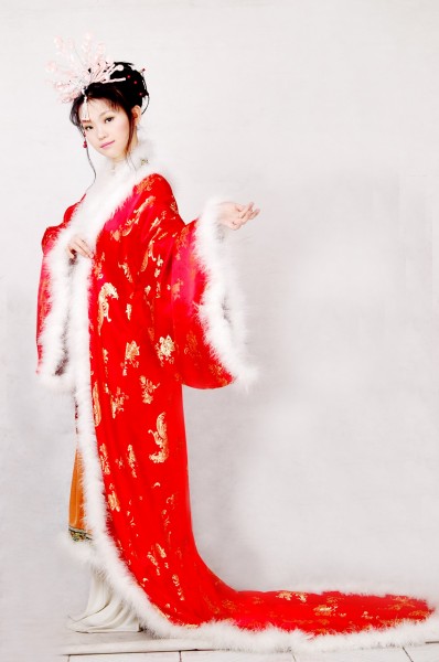 点击大图看下一张：古装美女图片