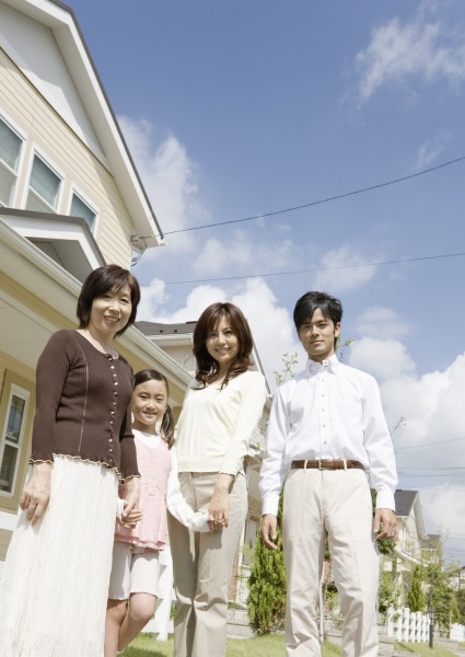 点击大图看下一张:家庭城镇生活图片