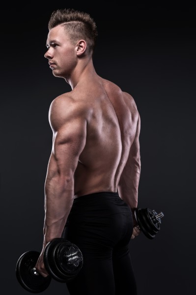 点击大图看下一张：肌肉男士健身图片