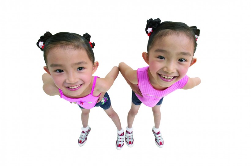 点击大图看下一张:女孩搞怪特写图片