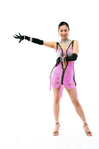 点击大图看下一张：女性舞蹈姿势图片