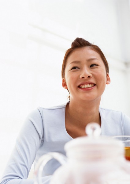 点击大图看下一张：女性微笑图片