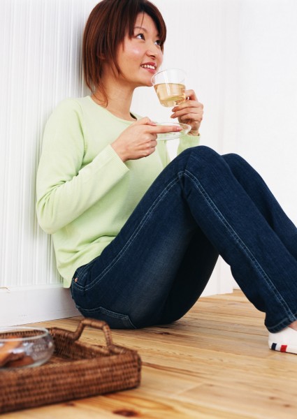 点击大图看下一张：女性微笑图片