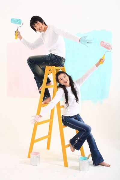 点击大图看下一张：情侣动手做家务图片