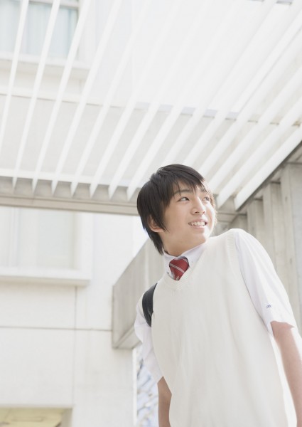 点击大图看下一张：青涩初中男学生图片