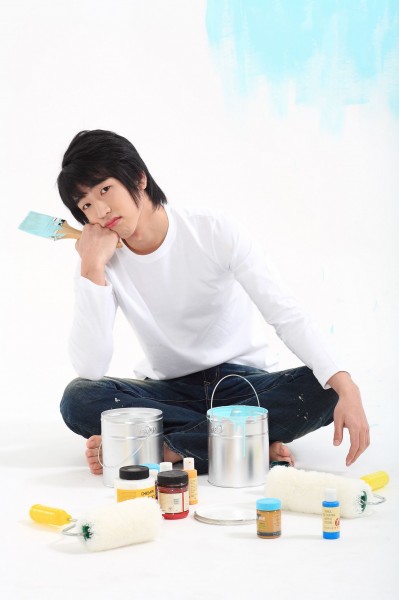 点击大图看下一张：青少年男孩家务劳动图片