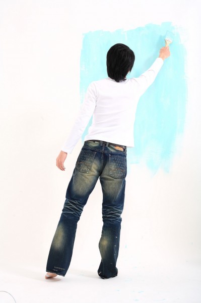 点击大图看下一张:青少年男孩家务劳动图片