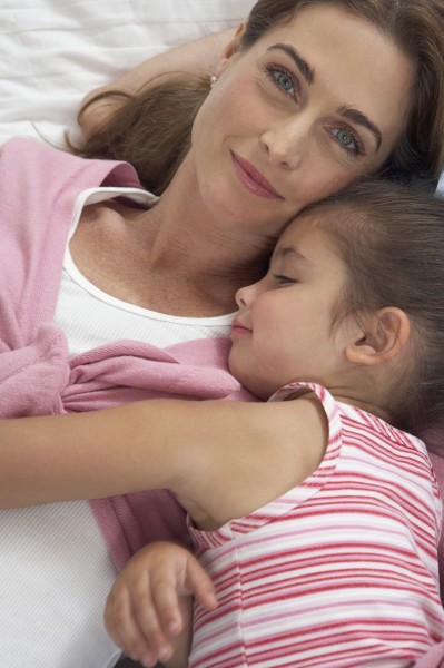 点击大图看下一张：父母和孩子生活特写图片