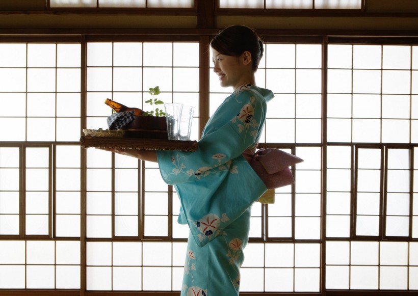 点击大图看下一张：日本少女和服图片