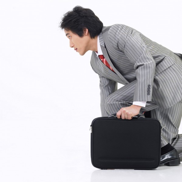 点击大图看下一张:商务男性动作图片